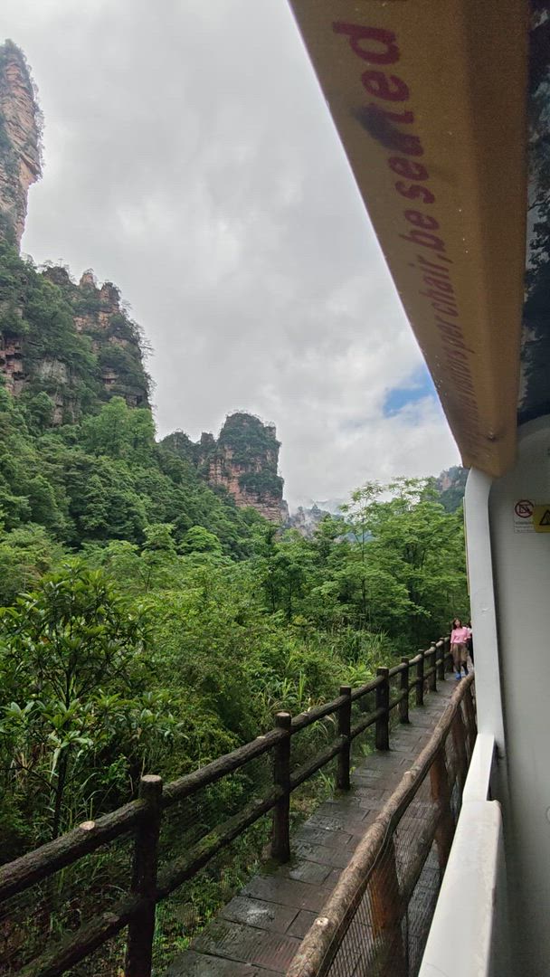 Vídeo de reseña del cliente sobre Viaje de 11 días a Zhangjiajie, la mejor China: Grupo reducido de lujo y hoteles de calidad
