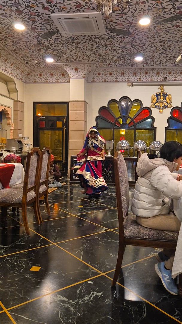 Vídeo de reseña del cliente sobre Excursión de 5 días al Triángulo de Oro con Safari en Leopardo y Amanecer/Puesta de Sol en el Taj Mahal 