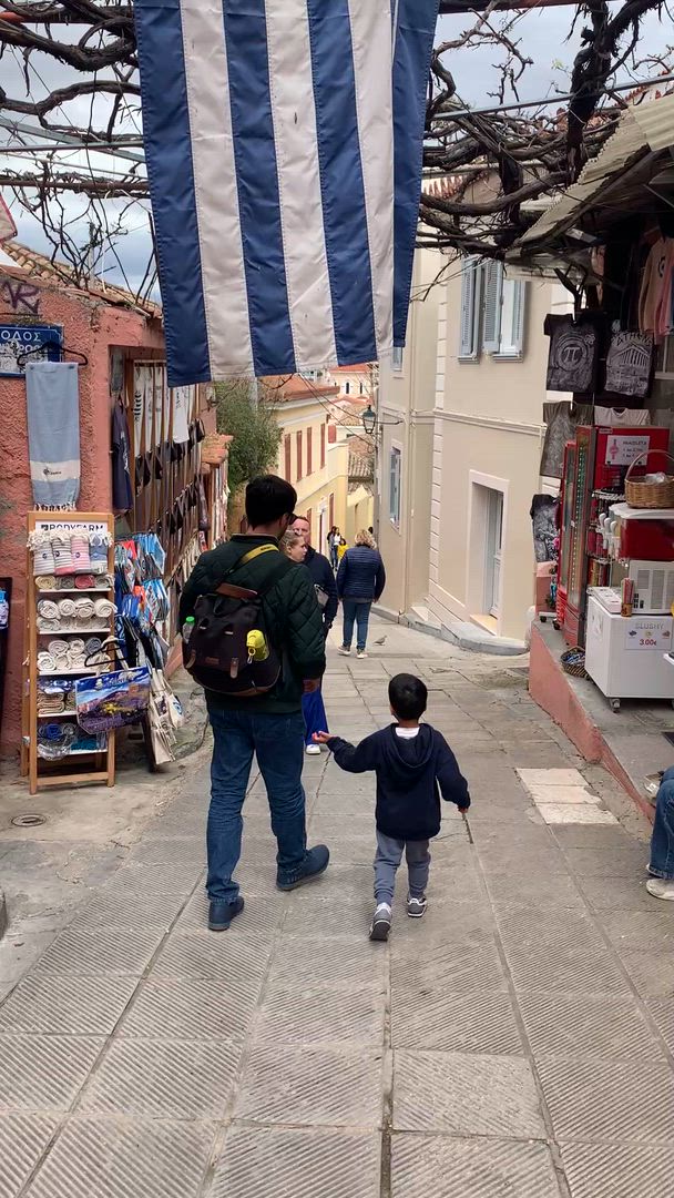 Trouvez le circuit idéal pour votre famille, adapté à tous les âges avec plus de 849 circuits familiaux disponibles dans la région Grèce.