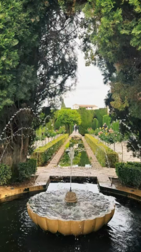 Vind de juiste reis voor jou in Portugal en Spanje. We hebben 616 rondreizen die naar Portugal en Spanje gaan, de kortste is maar 3 dagen lang, en de langste reis is 29 dagen. De meest populaire maand om te gaan is Oktober, dan vertrekken de meeste reizen.