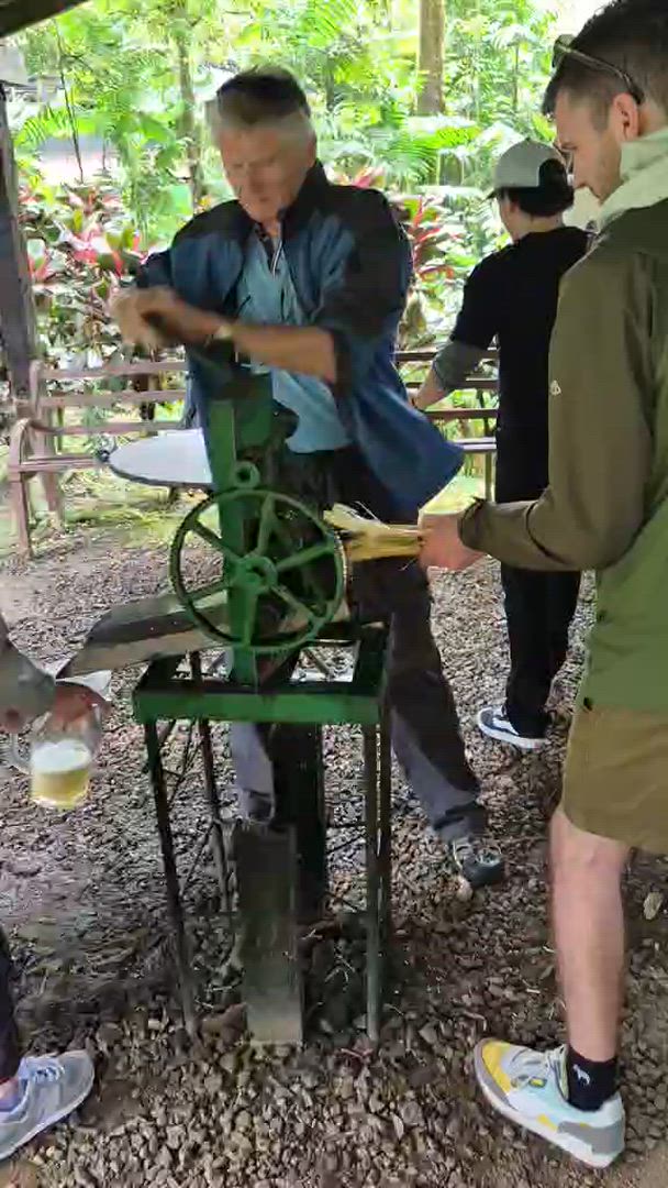 Quête de la Costa Rica customer review video