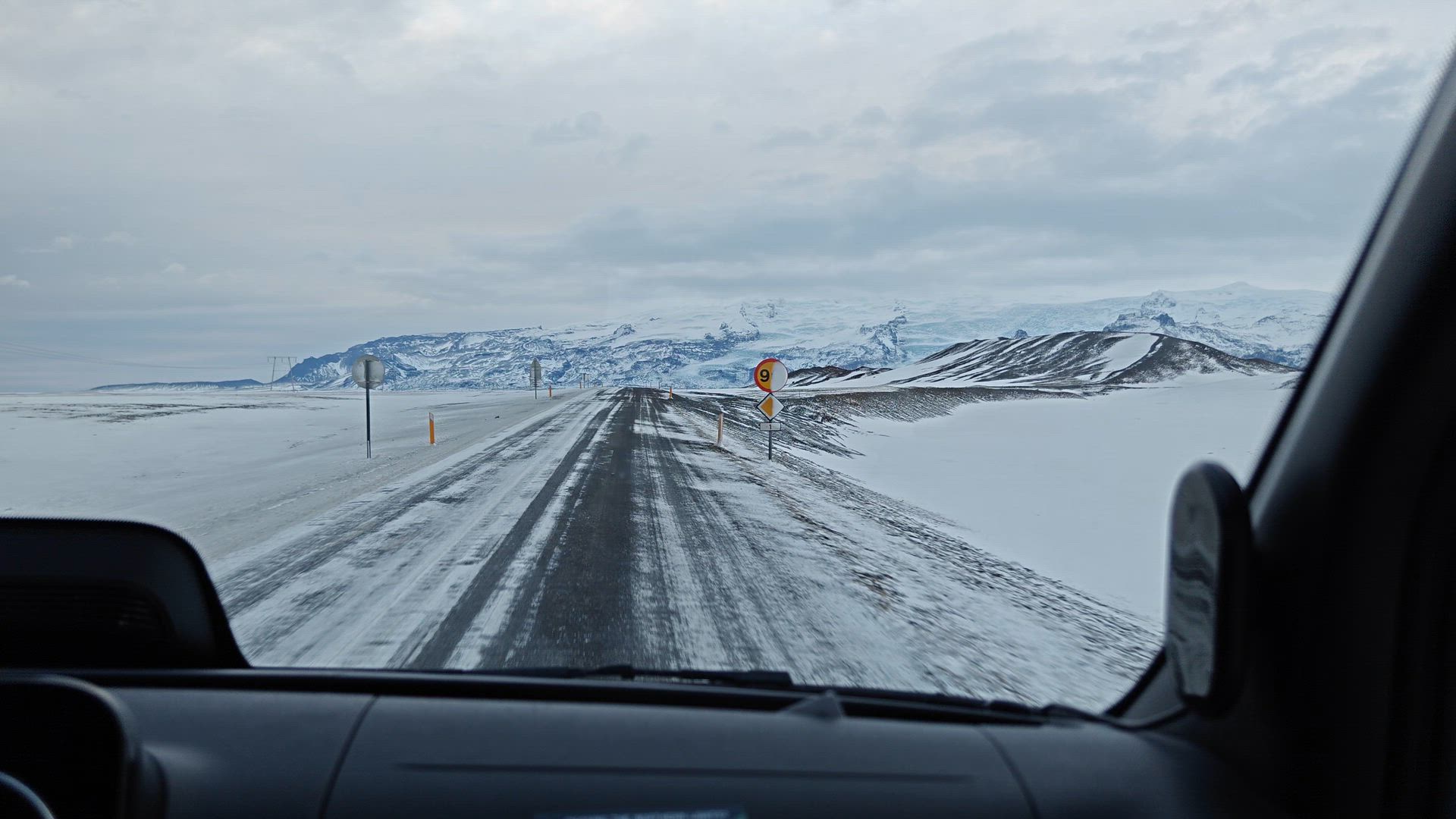 Vídeo de reseña del cliente sobre Excursión en grupo pequeño de 2 días a la Costa Sur de Islandia, Playa de Arena Negra y Laguna Glaciar con Cueva de Hielo Opcional