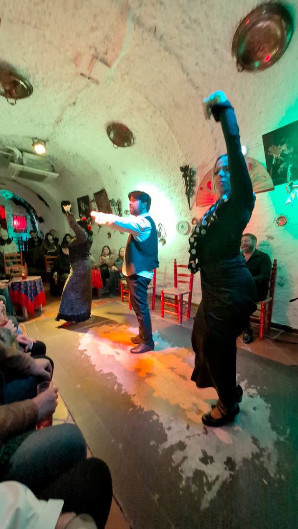 Vídeo de reseña del cliente sobre Andalucía y Portugal, completamente Madrid (16 destinations) 