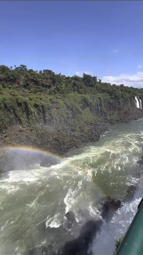Picture walking through the huge Salinas and the beautiful Purmamarca, where the mountains shine in rainbow colors. Take pictures at the Great Salt Flats, or walk through Purmamarca’s colorful markets. Check out old towns and artifacts in Humahuaca, and in Salta, you can just relax and enjoy the atmosphere. Are you dancing? There's tango on every street corner.