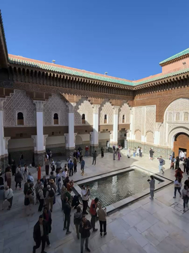 Choisissez parmi notre vaste sélection de 2069 circuits entièrement guidés et vivez une expérience sans tracas vers Maroc, guidés par nos experts.