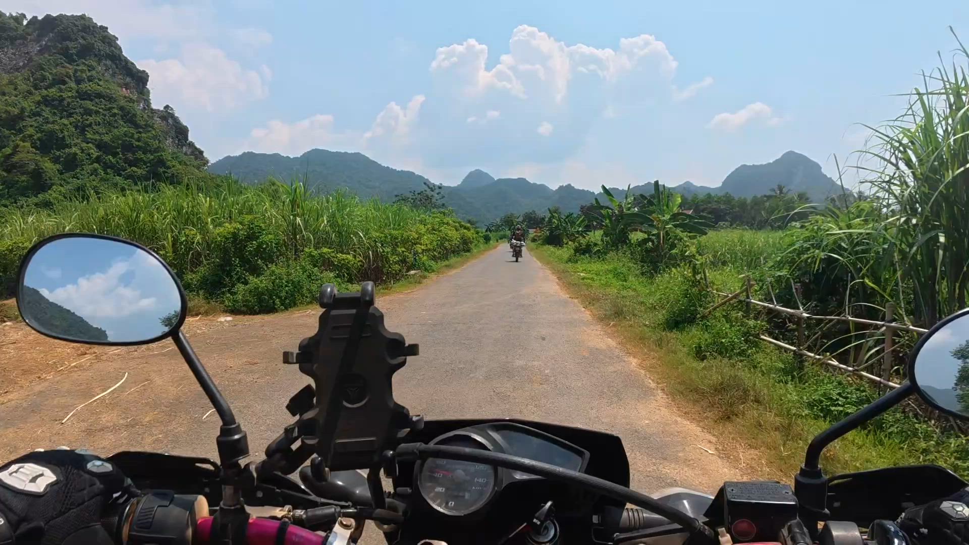 Vídeo de reseña del cliente sobre Circuito en moto Top Gear por Vietnam de Hanói a Saigón por la ruta de Chi Minh