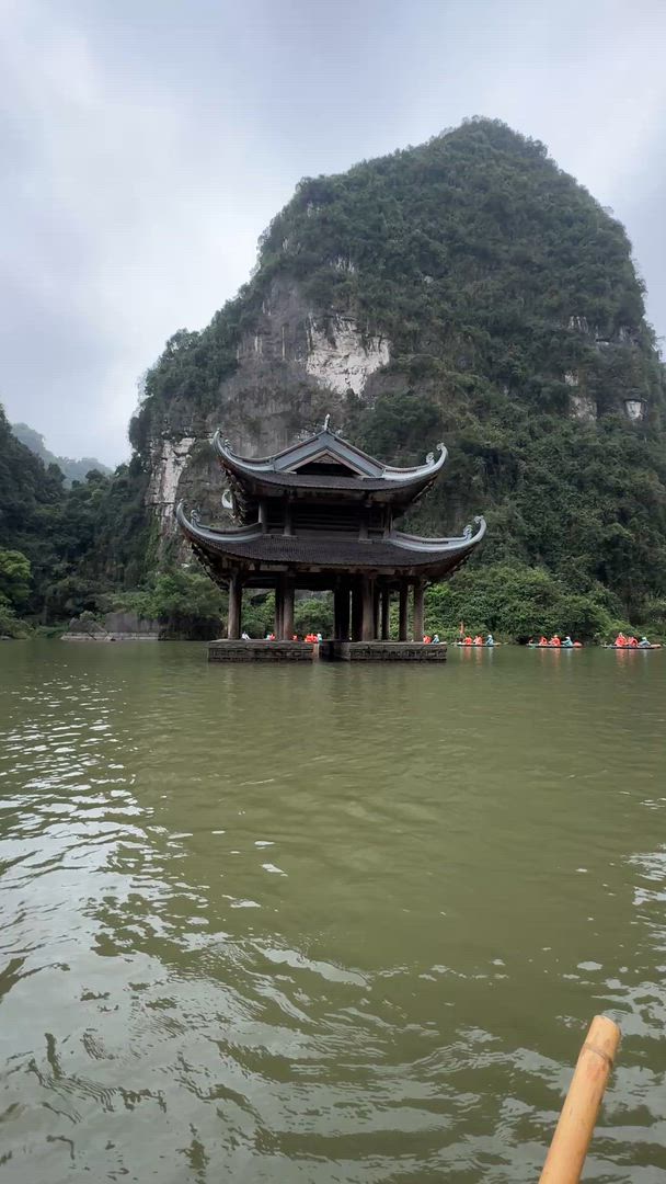 Découverte ultime du Vietnam en 10 jours : Ho Chi Minh, Hanoi Culture, Nature et Patrimoine customer review video