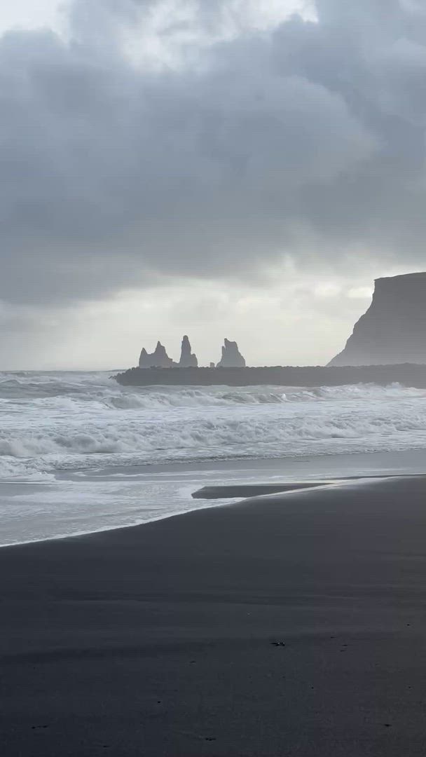 Trouvez votre Islande circuit autocar / bus idéal. Vous avez le choix entre pas moins de 66 voyages durant entre 3 et 17 jours. Le mois comptant le plus grand nombre de départs est Septembre, ce qui en fait le moment le plus apprécié pour aller en Islande.
