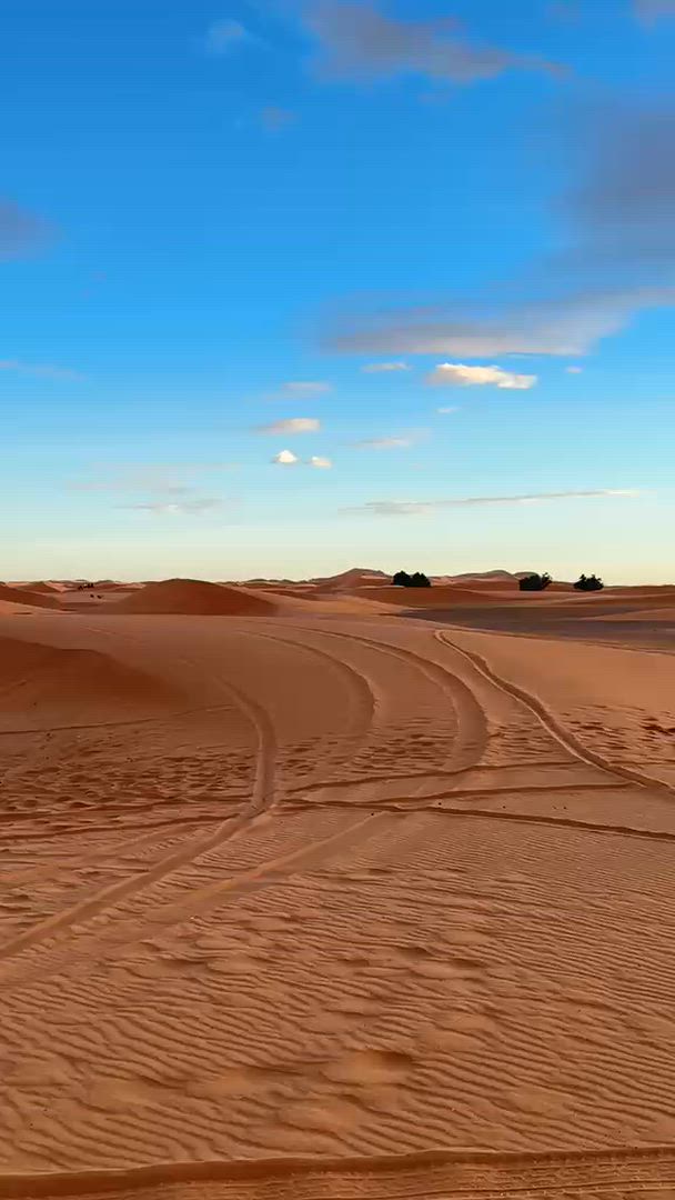 Découvrez le Maroc en 12 jours : circuit privé dans les villes impériales, le Sahara et plus encore vidéo d'avis client