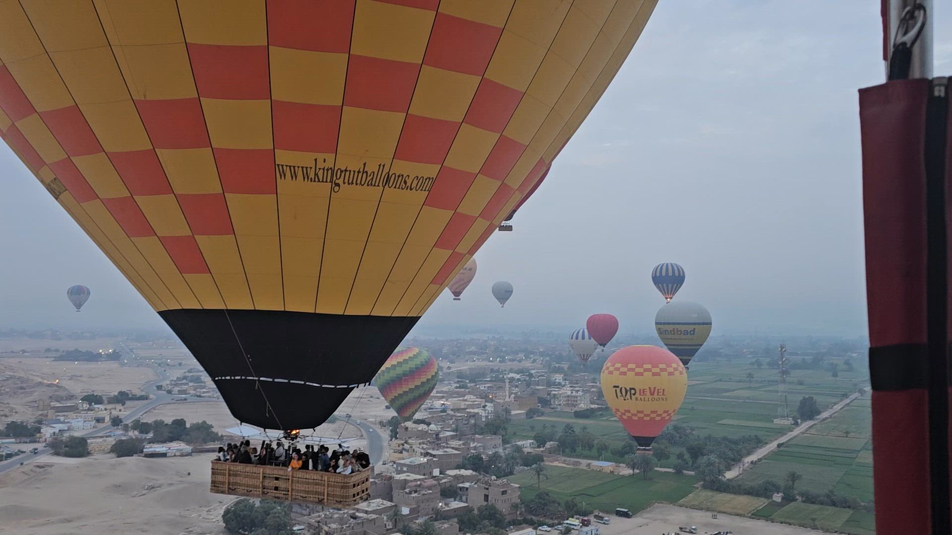 Vídeo de reseña del cliente sobre Grandes Gemas Egipcias: Pirámides ocultas y el Nilo - Vuelo de ida y vuelta incluido - 9 Días