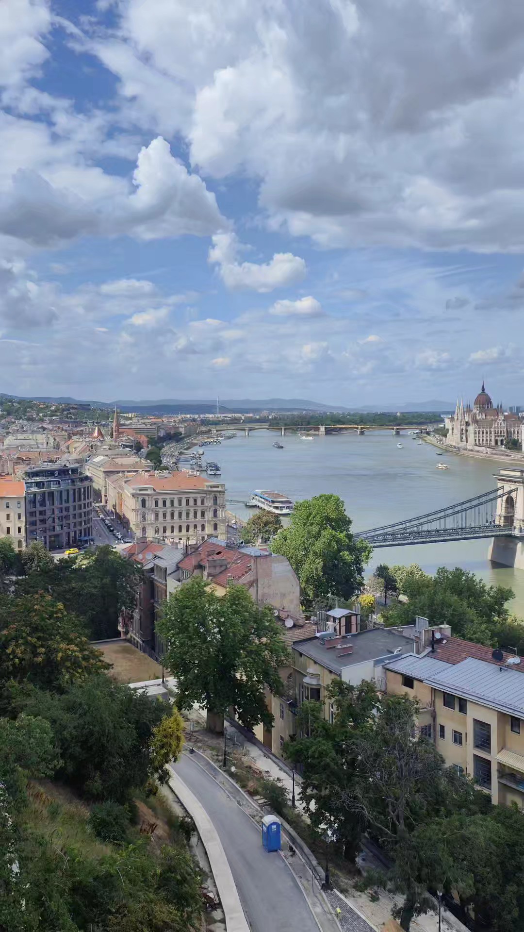 Trouvez votre Europe circuit train et rail idéal. Vous avez le choix entre pas moins de 154 voyages durant entre 2 et 29 jours. Le mois comptant le plus grand nombre de départs est Septembre, ce qui en fait le moment le plus apprécié pour aller en Europe.