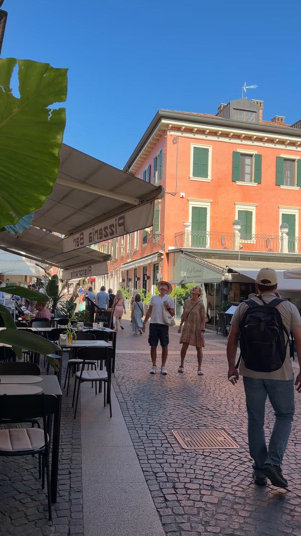 Trouvez votre aventure idéale en Italie et Suisse. Nous avons 218 à vous proposer en Italie et Suisse durant entre 4 et 29 jours.