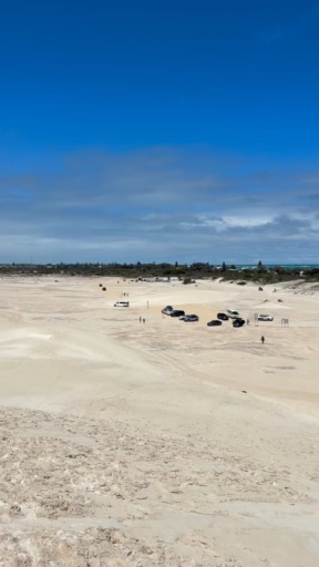 Trouvez votre Australie circuit camping idéal. Vous avez le choix entre pas moins de 48 voyages durant entre 2 et 24 jours. Le mois comptant le plus grand nombre de départs est Octobre, ce qui en fait le moment le plus apprécié pour aller en Australie.