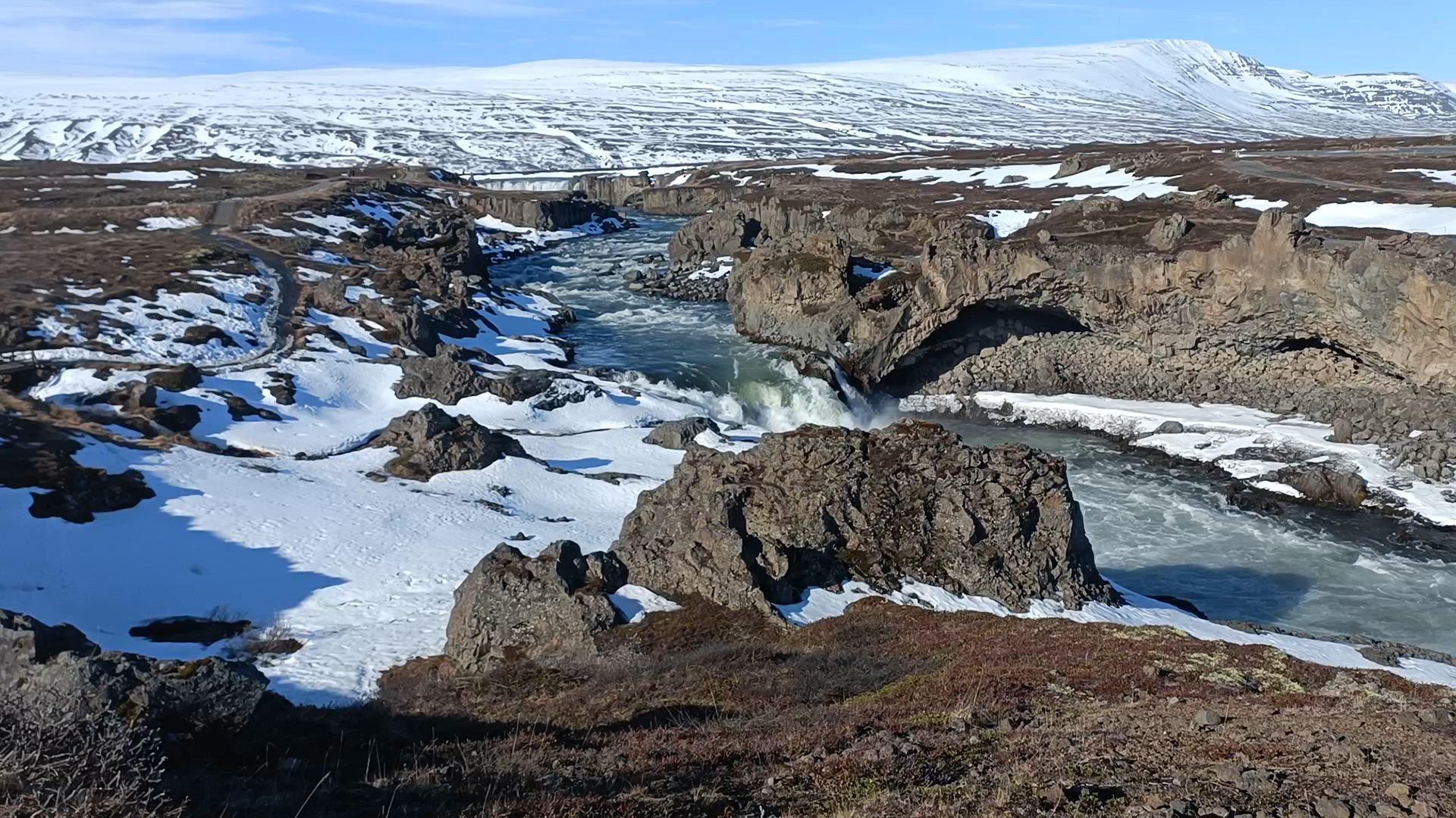 Voyage de 7 jours en petit groupe autour de l'Islande avec des hôtels de première classe customer review video