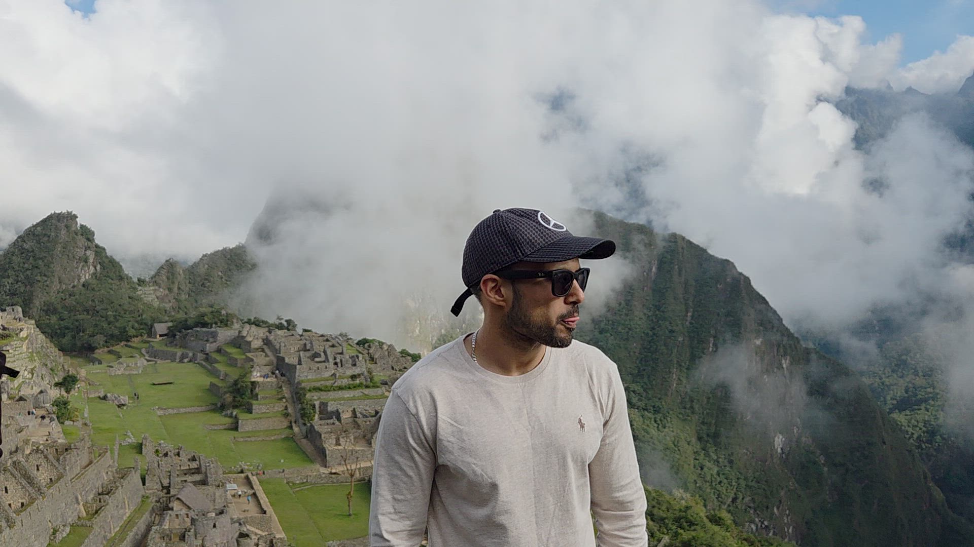 Vídeo de reseña del cliente sobre Aventuras Incas - 7 Días (Lima, Paracas, Ica, Cusco, Machu Picchu y Montaña Arco Iris) - Con Vuelos Nacionales