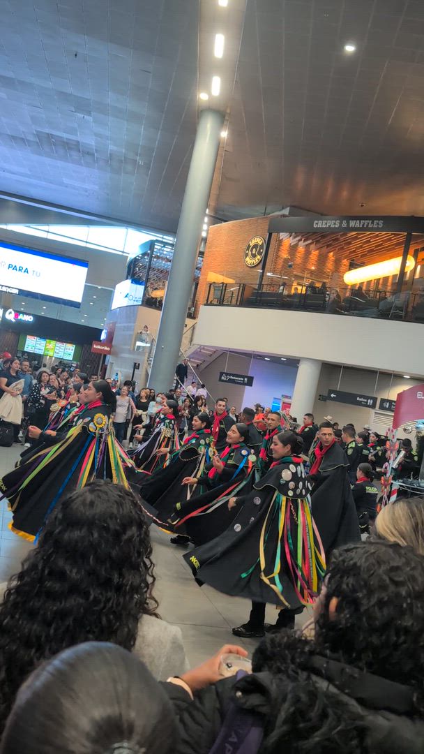 Vídeo de reseña del cliente sobre Viaje a Sudamérica en 33 días: Colombia, Perú, Bolivia, Chile, Argentina y Brasil con el Camino Inca y la Patagonia