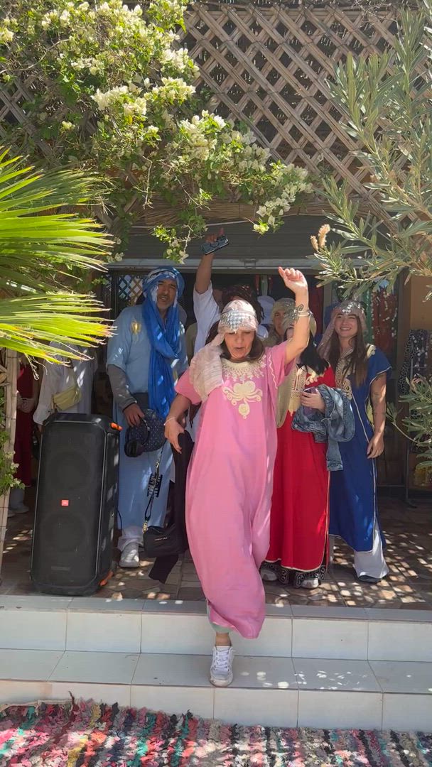 Trouvez votre circuit idéal en Afrique. Nous avons 9469 aventures à vous proposer en Afrique entre une journée et 269 jours. Le mois le plus apprécié pour s'y rendre est octobre, c'est-à-dire le mois qui compte le plus grand nombre de départs.