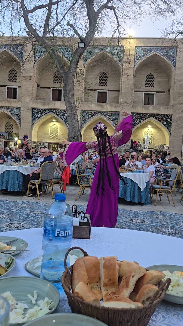 Vídeo de reseña del cliente sobre Viaje Cultural a Uzbekistán - 10 Días