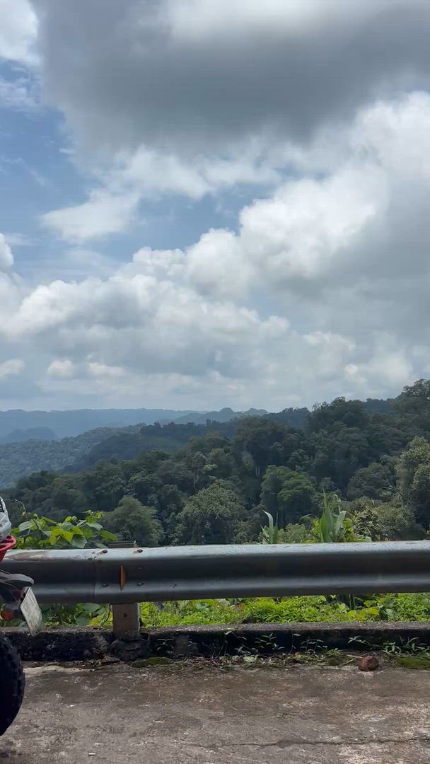Vídeo de reseña del cliente sobre Circuito en moto Top Gear por Vietnam de Hanói a Saigón por la ruta de Chi Minh