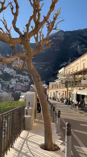 Trouvez votre circuit idéal au Sorrente. Nous avons 93 aventures à vous proposer au Sorrente entre 3 et 7 jours.