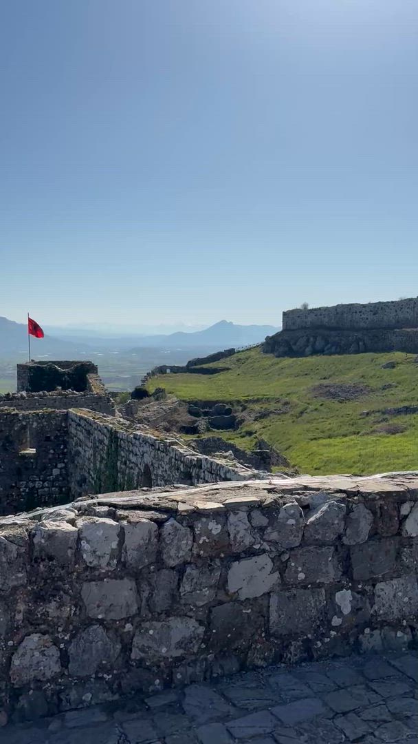 video met klantbeoordeling van Athene naar Sarajevo / Belgrado; Semi - Privé Tour met Toegewijde Reisleider &amp; Auto