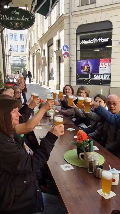 Vind de juiste reis voor jou in Midden-Europa. We hebben 3830 rondreizen die naar Midden-Europa gaan, de kortste is maar 1 dagen lang, en de langste reis is 33 dagen. De meest populaire maand om te gaan is September, dan vertrekken de meeste reizen.