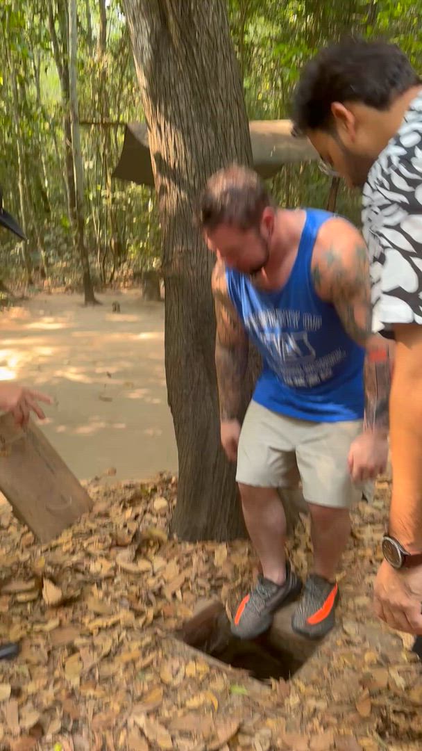 Vídeo de reseña del cliente sobre Circuito de un día Túnel de Cu Chi + Delta del Mekong