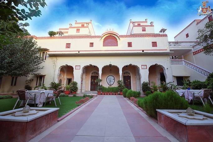 Hotel Mandawa Haveli or similar - Mandawa