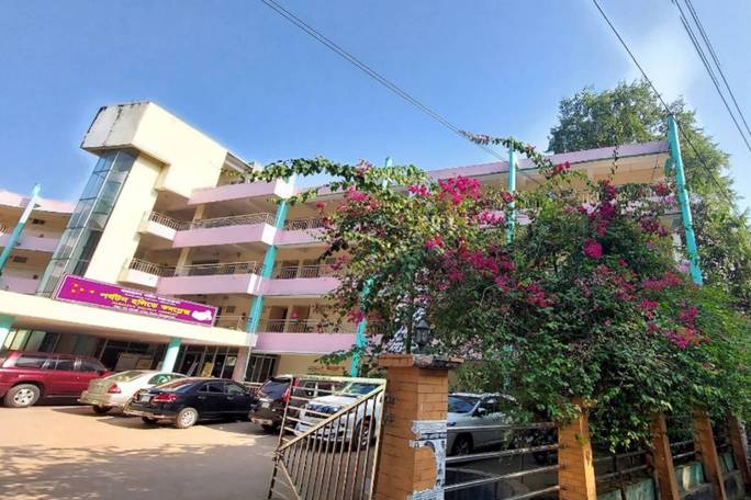 A government cottage type hotel. 