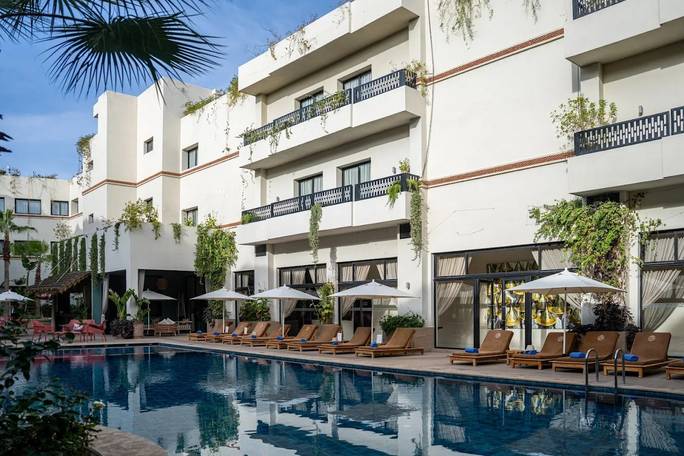 Hotel & Swimming Pool