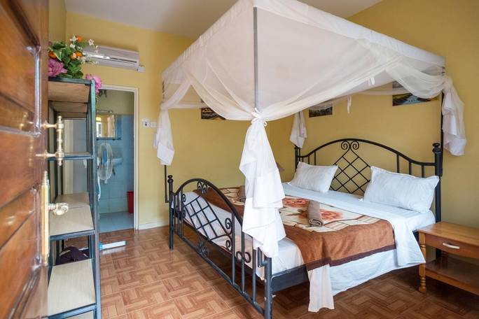 THE ROOM AT SPRINGLANDS HOTEL IN MOSHI