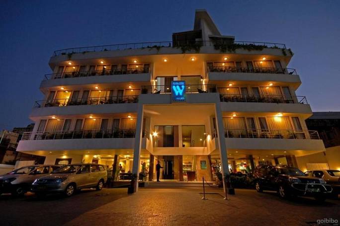 The Wall Street or similar - Jaipur