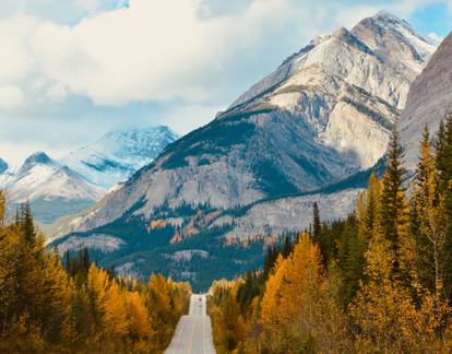 Rockies Classic Summer Tour by Discover Canada Tours with 146 Tour ...