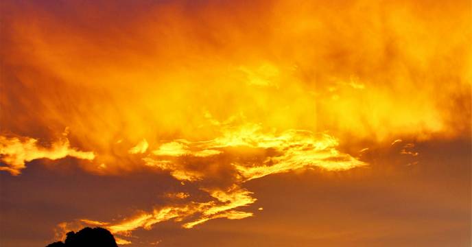 Sunset in Halong Bay