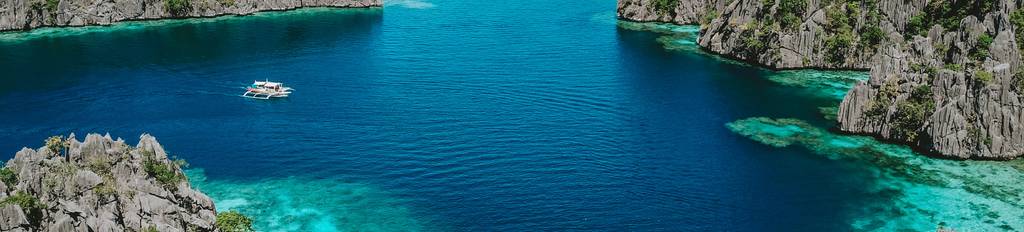 Blue waters in the Philippines