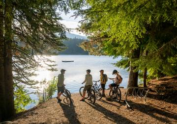 Recreation, Bicycle, Bicycle wheel, Cycling, Bicycle fork, Bicycle handlebar, Canada