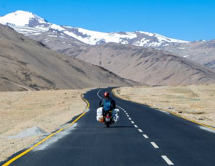 Motorcycling in  Rohtang Pass, India