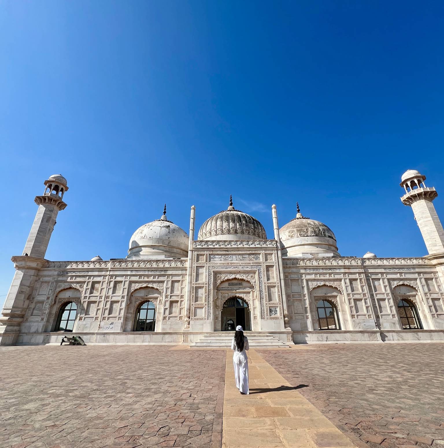 Sukkur to Fort Darawar to Bahawalpur — Bahawalpur