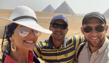 Selfie in front of the pyramids of Giza.