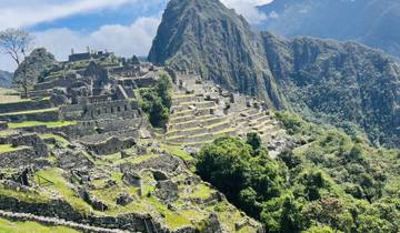 Panoramic view of Machu Picchu ruins.