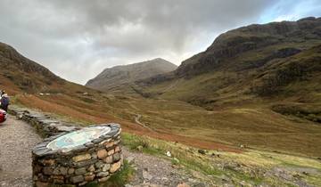 Scenic landscape with mountains and a valley.