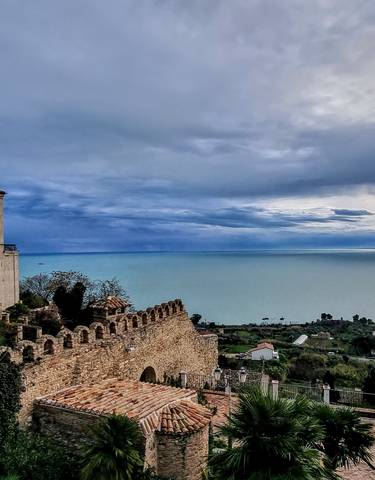 Cliffside with a panoramic view of the ocean