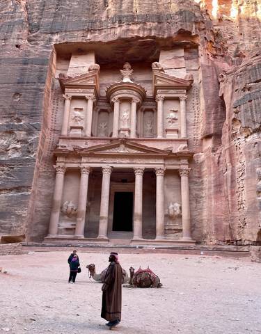 The Treasury, famous rock-carved facade in Petra.