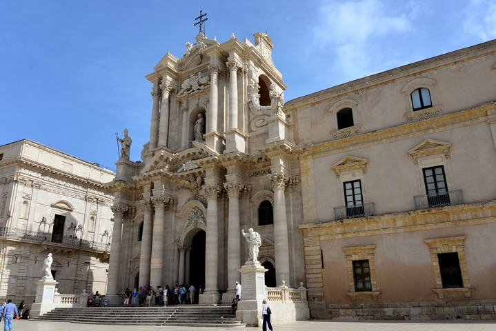Baroque-style cathedral in bright sun.