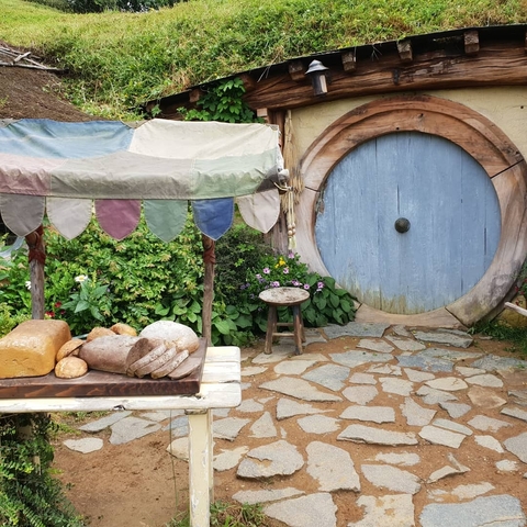 Hobbit-themed set with round door and bread display