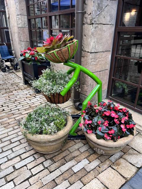 Flower pots and garden decorations