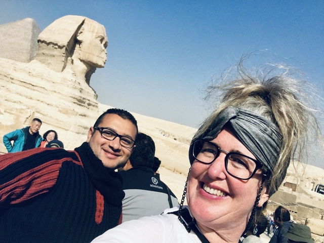       Group photo with the Sphinx in the background.
  