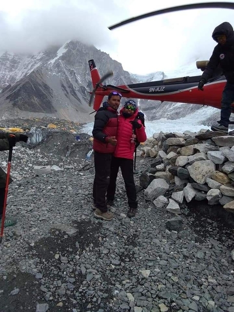      foto de reseña de cliente de Excursión al campamento base del Everest 
  