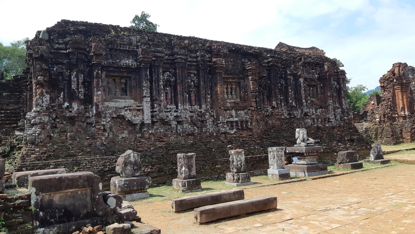       Ancient ruins with stone artifacts.
  