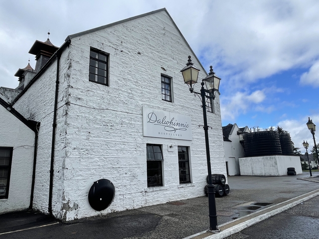 White building labeled 'Dalwhinnie Distillery'.